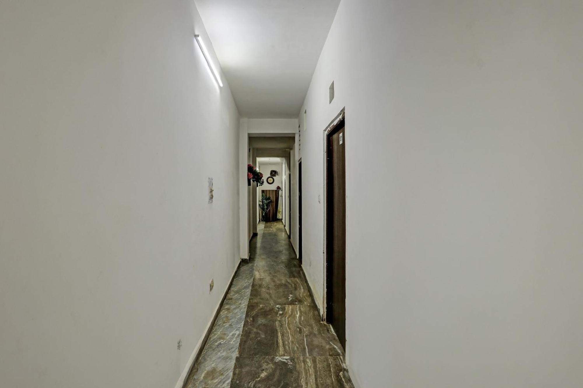 Hotel O Raaz Hotel Delhi  Exterior photo