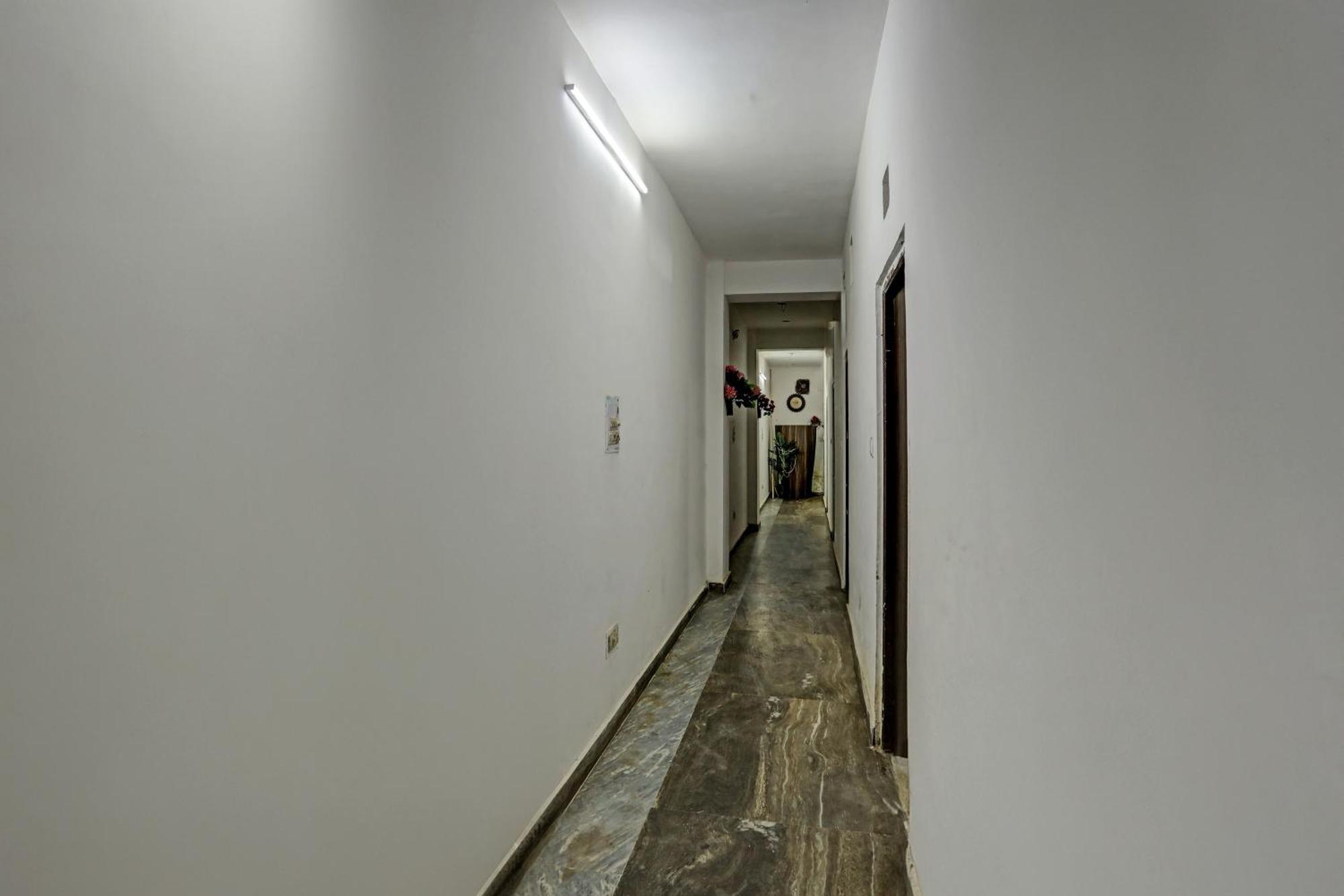Hotel O Raaz Hotel Delhi  Exterior photo
